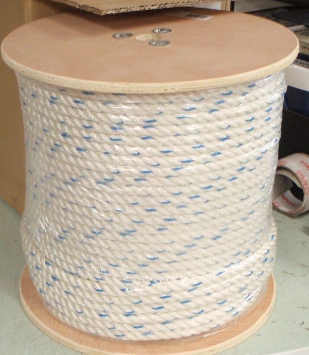 ROPE PREMIUM 3 STRAND TWISTED NYLON 1/2X600FT TRACER LINE 47810 SEACHOICE ROPE