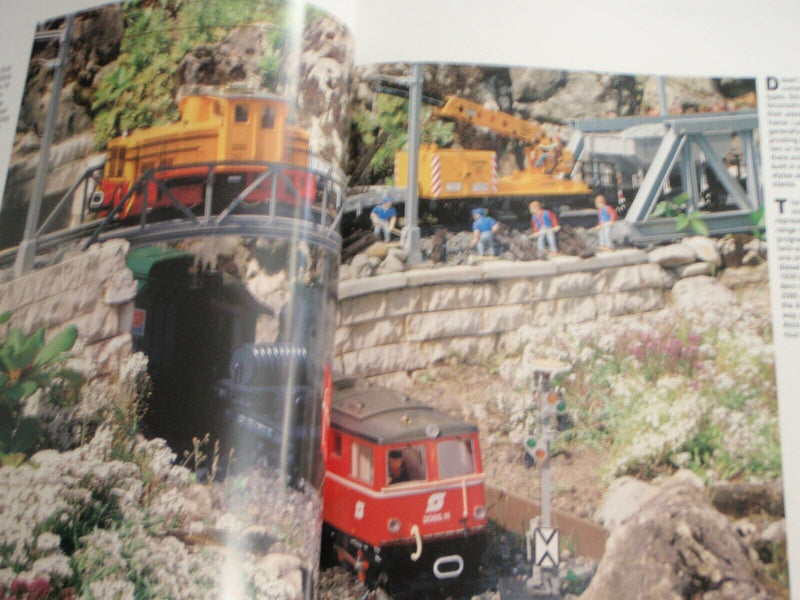 Load image into Gallery viewer, THE WORLD OF LGB CATALOG 1994 95  TRAINS NEW ITEMS CARS LOCOMOTIVE BOOK 227 PAGE
